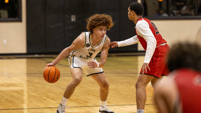 Link Academy senior guard T.O. Barrett